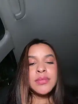 sarah salis  online show from May 19, 1:56 am