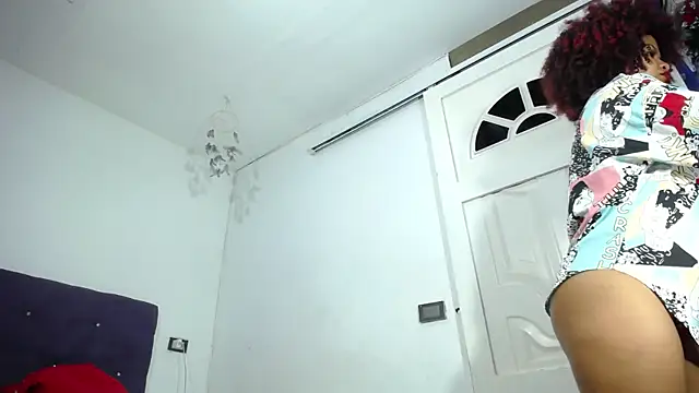 Squirter pussybomb online show from May 20, 4:42 am