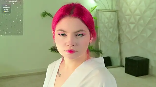 Lisa Adam online show from May 2, 4:21 pm