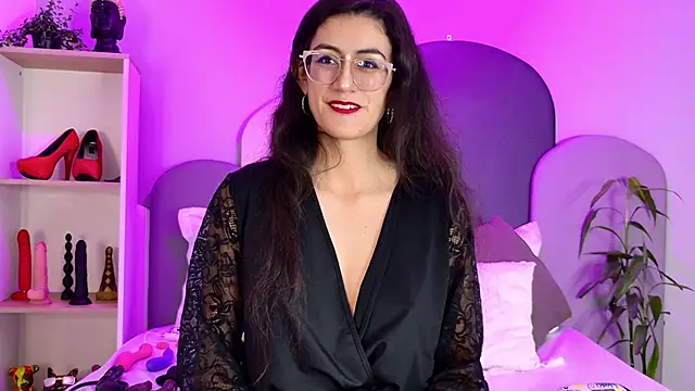SophieGomez22 online show from May 8, 11:46 am