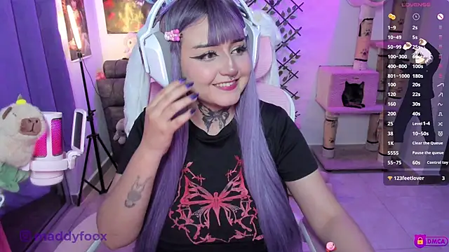 MaddyFooxx online show from May 7, 11:52 pm
