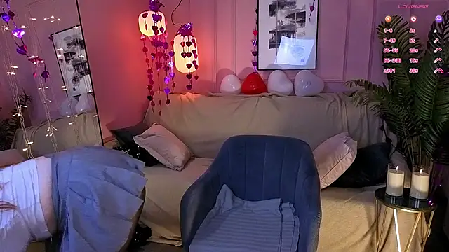 ArielJoy  online show from February 19, 2:05 pm