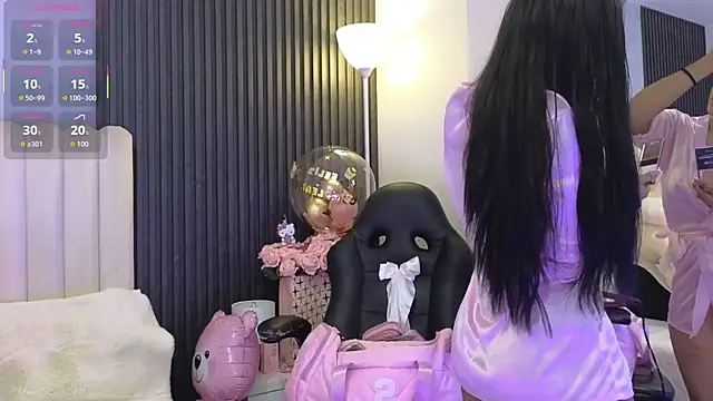 Madiee Rhea online show from May 7, 8:12 pm