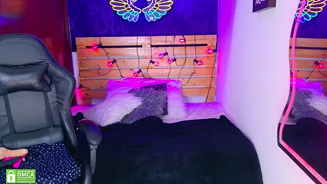 REDHOTTER  online show from May 20, 1:57 am