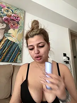 AllysonK online show from March 19, 11:25 am