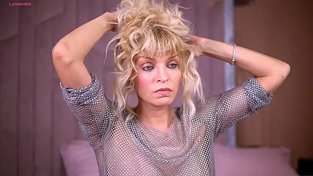 BritneyHudson online show from December 22, 7:33 am