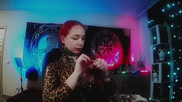 miss jenna lovee online show from May 14, 1:00 am