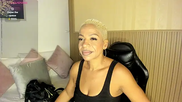 summer night  online show from October 18, 12:41 pm