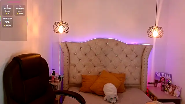 Charlotte Jones   online show from December 14, 11:16 am