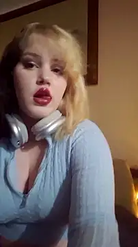 Kitty-Souffle online show from January 15, 8:20 am