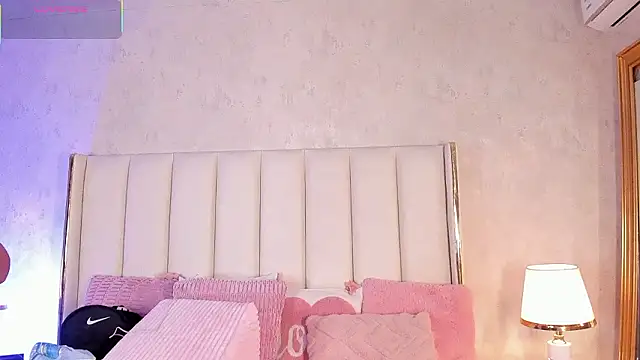 CahitlinBell online show from February 7, 6:28 am