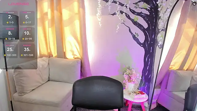  alaiasmile  online show from May 5, 7:50 pm