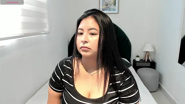  alaiasmile  online show from May 18, 5:08 pm
