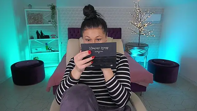 ArianaDarkk online show from May 9, 8:11 pm