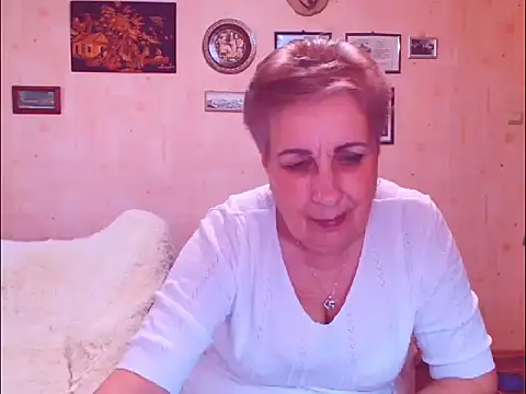 Victoria5643 online show from April 5, 3:33 pm