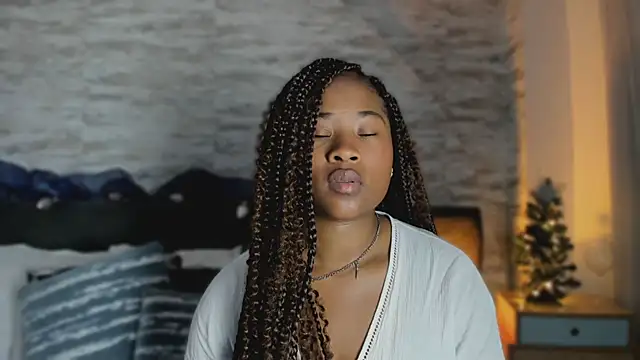 Anneth  M online show from December 19, 8:01 pm