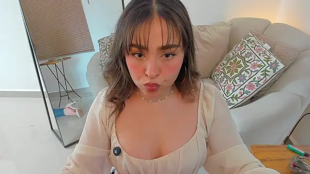 Snapshot of SofiMeza chatting on September 11, 2:17 pm SofiMeza online show from September 11, 2:17 pm