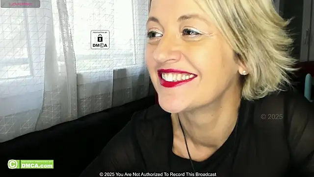 KARINASPALACIOS online show from October 13, 8:28 am