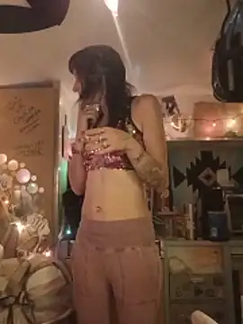 whitetrashdirtyslut online show from May 17, 11:31 am