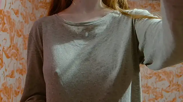 strawberrysmoothie online show from November 18, 10:33 pm