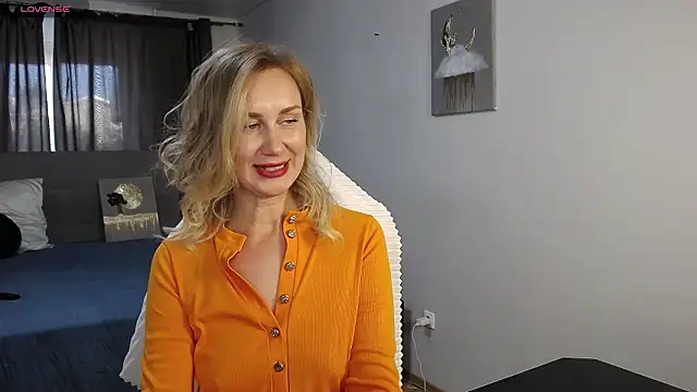 Vanessa Nowak online show from July 21, 2:51 pm