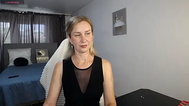 Vanessa Nowak online show from June 22, 1:08 pm