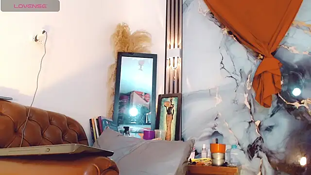 Snapshot of khiara_moretti chatting on September 11, 7:58 pm khiara moretti online show from September 11, 7:58 pm