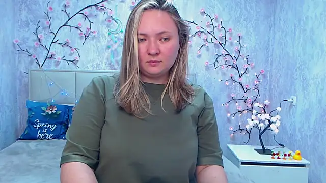 SallyVerda online show from May 19, 1:56 am