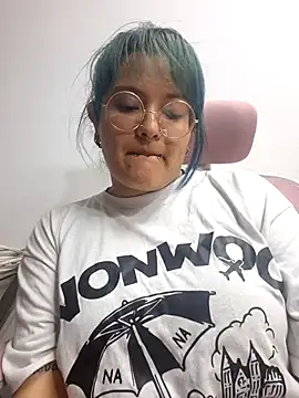 lucky-leah online show from May 13, 4:07 am