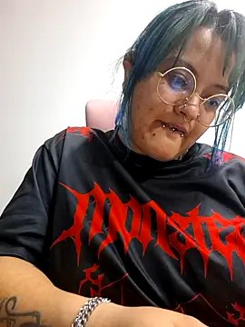 lucky-leah online show from May 21, 3:48 am