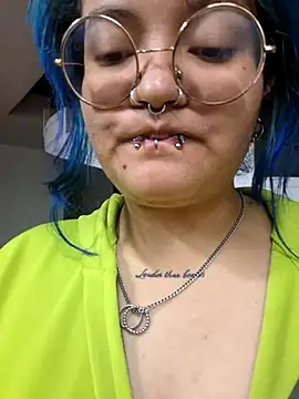 lucky-leah online show from May 7, 4:39 am