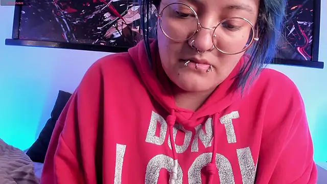 lucky-leah online show from May 2, 4:16 am