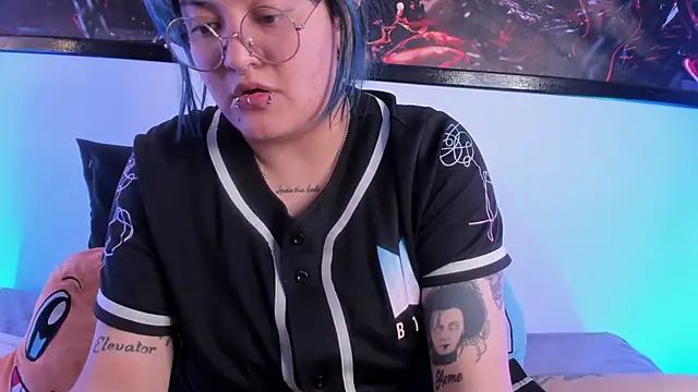 lucky-leah online show from May 16, 4:59 am