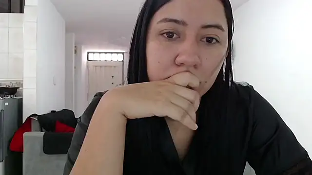 LuciaTomson online show from May 21, 3:54 pm