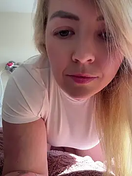 xxcurvyjessiexx online show from April 6, 2:40 pm