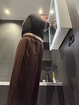 JessiMur online show from April 20, 5:10 am