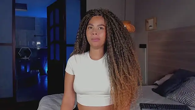 nayah   online show from October 9, 8:46 pm