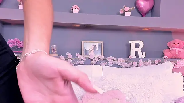 rosemonrooe online show from November 5, 2:44 pm