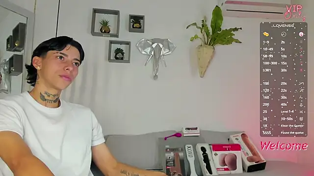 AmberAdams  online show from December 20, 3:16 pm