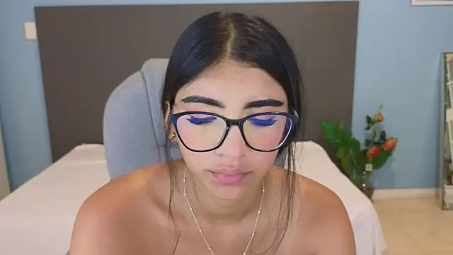 maiaa ruiz online show from October 15, 1:46 pm