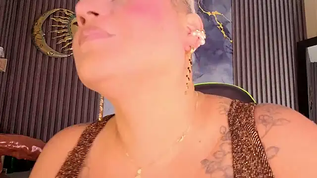 GianellaCox  online show from May 14, 4:35 pm