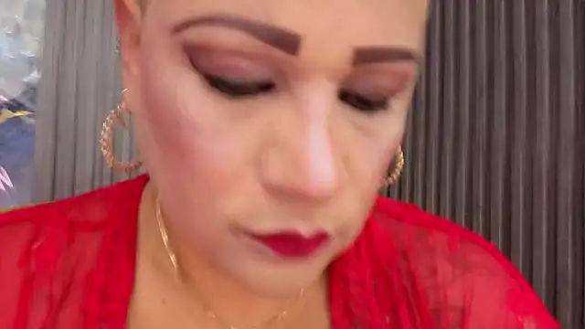 GianellaCox  online show from May 6, 12:09 pm