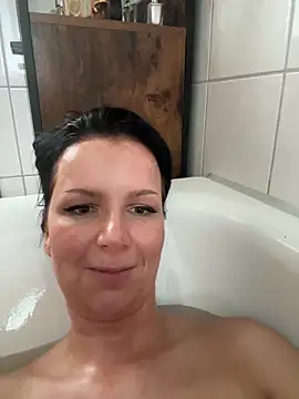 Off  Melonenmandy online show from June 15, 2:17 pm