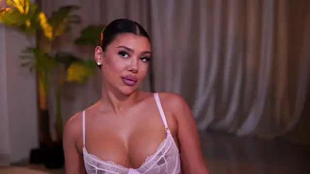 NatyDesiree online show from May 24, 7:13 pm