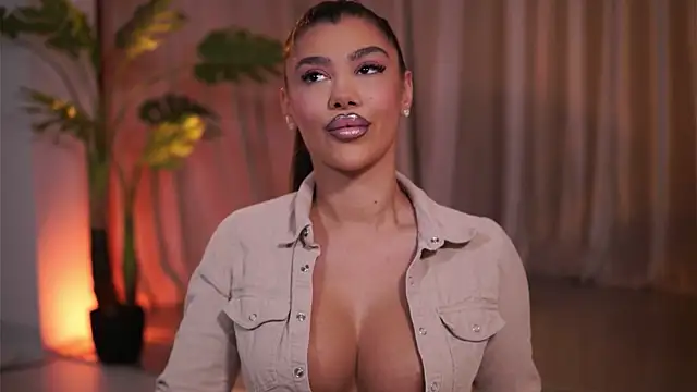 NatyDesiree online show from May 12, 7:31 pm