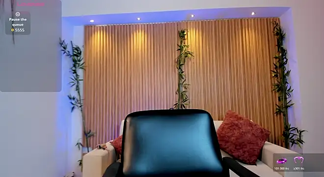 paulina sweett  online show from May 7, 1:04 pm