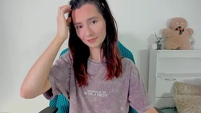 crystalnut online show from November 20, 3:07 am