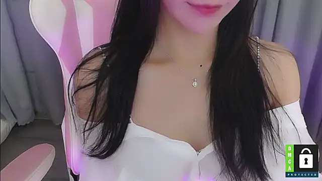 Snapshot of San___San chatting on September 12, 1:29 pm San San online show from September 12, 1:29 pm