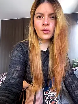 Snapshot of Val__ chatting on September 22, 5:22 pm Val online show from September 22, 5:22 pm