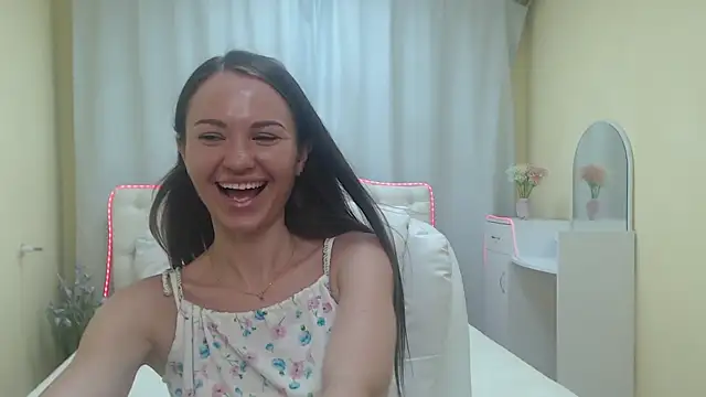 KaraCriegs online show from July 4, 5:42 pm